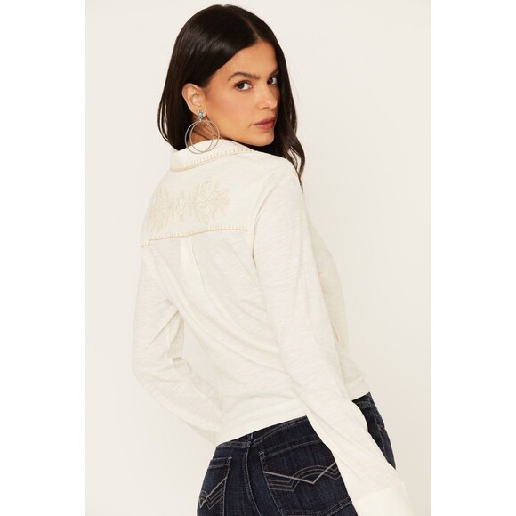 Idyllwind Women Embroidered Tie Front Knit Long Sleeve Western Pearl Snap Shirt - Picture 2 of 13